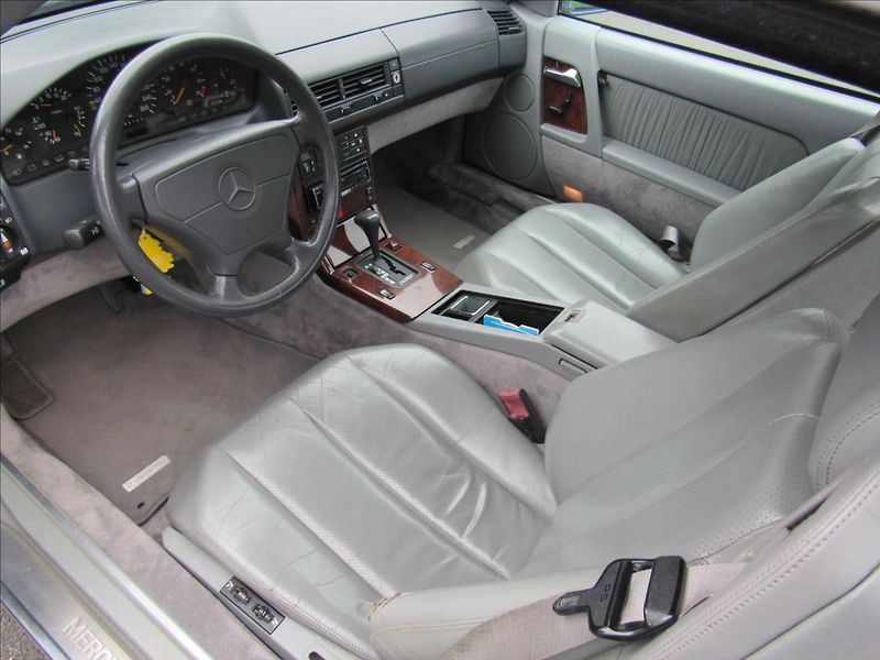 Mercedes-Benz SL 3,2 Hardtop-Cabrio - fotka 26 z 54