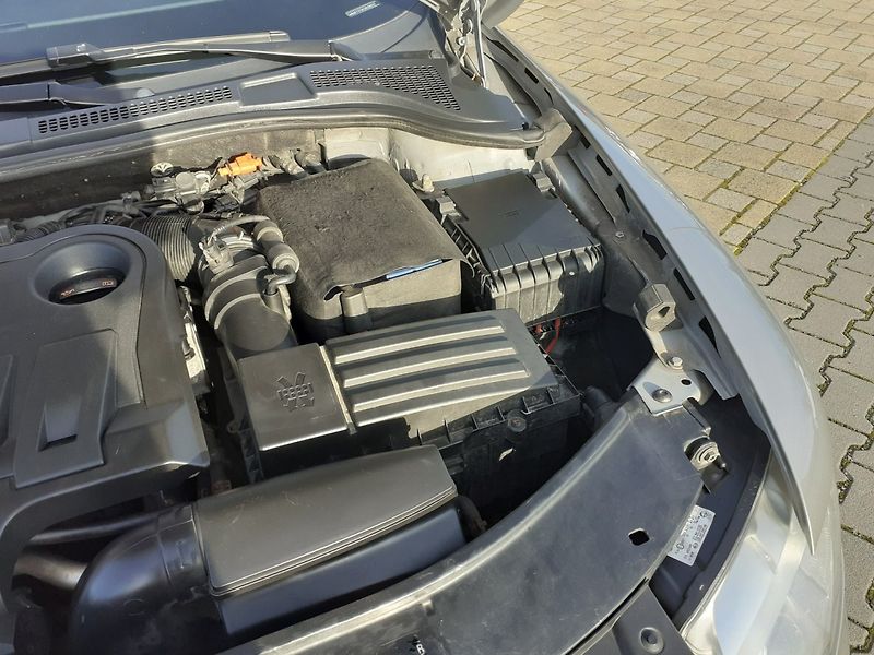 Škoda Superb (2011) 2.0 TDi Elegance - fotka 30 z 37