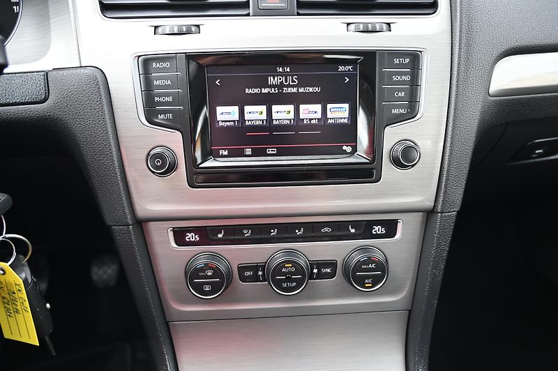 Volkswagen Golf VII 1.2TSI 77KW POHON ŘEMEN  - fotka 12 z 47
