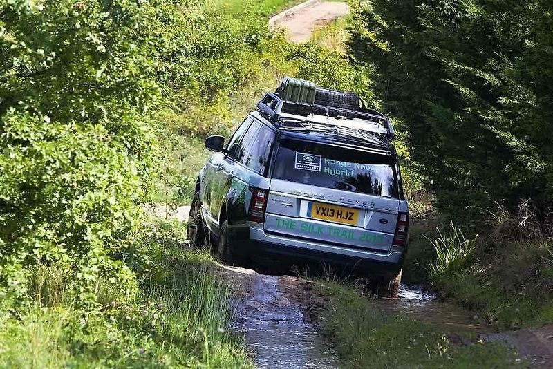 Range Rover Hybrid.
