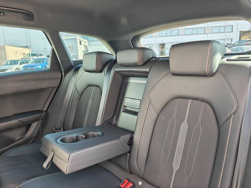 Seat Leon DSG 2.0 TSI - fotka 9 z 25