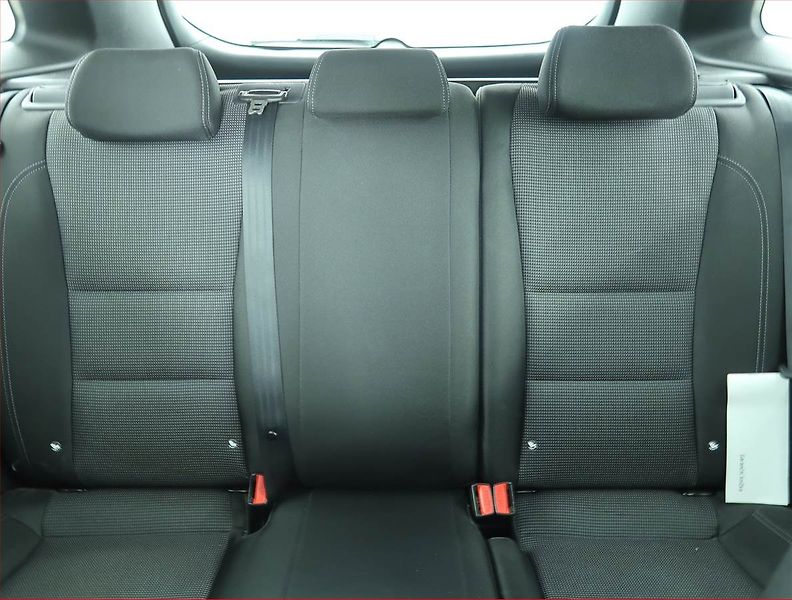 Hyundai i30 (2016) 1.6 MPI, Serv.kniha, Tempomat - fotka 10 z 17