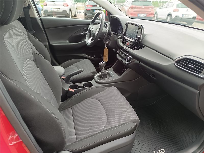 Hyundai i30 1,0 T-GDi Comfort - fotka 16 z 19