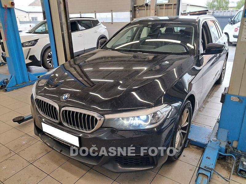 BMW Řada 5 (2017) 3.0D 530d, AT, navi, bixen - fotka 1 z 3