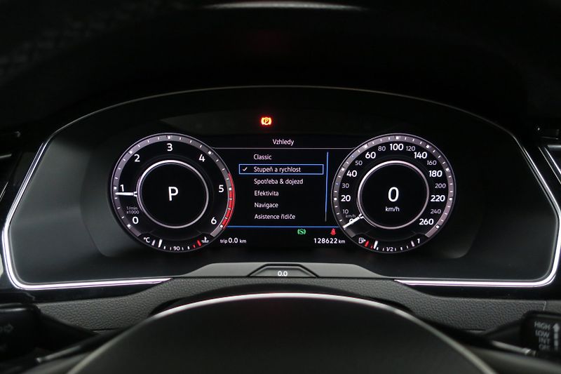 Volkswagen Passat Variant (2017) 2.0 TDI 176kW 4M. DSG Alltrack - fotka 16 z 50