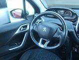 Peugeot 2008 (2016) 1.2 PureTech, Automat - náhled 7