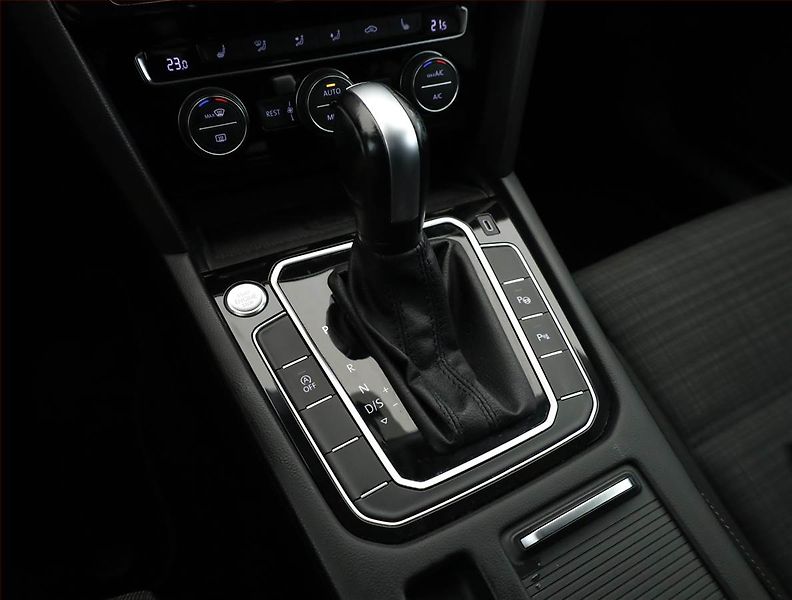 Volkswagen Passat (2019) Business 2.0 TDI, Automat - fotka 11 z 20