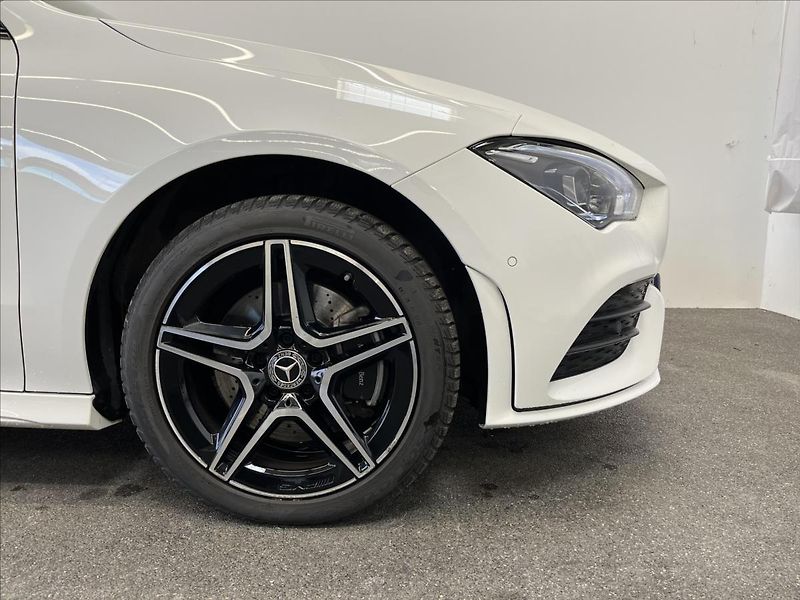 Mercedes-Benz CLA 250 e Shooting Brake AMG Line - fotka 23 z 23