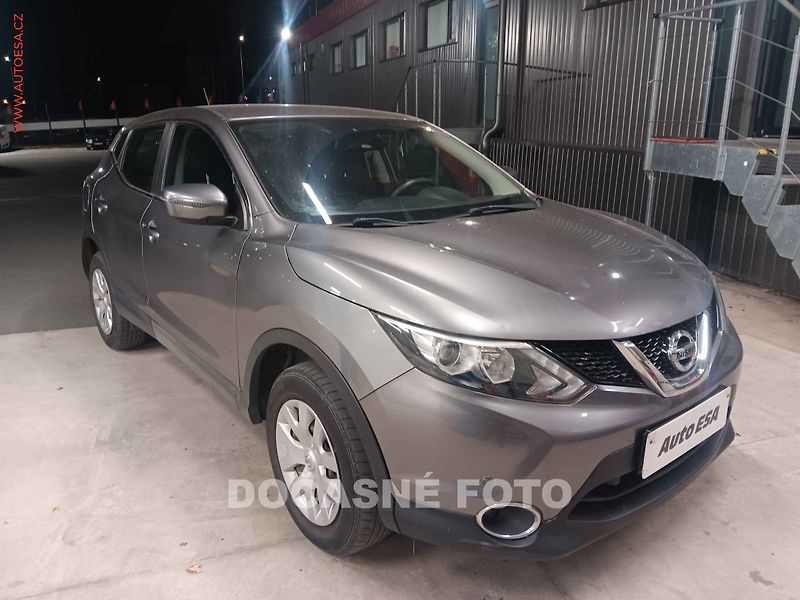 Nissan Qashqai (2016) 1.2DiG-T, ČR, servis.kniha - fotka 1 z 3