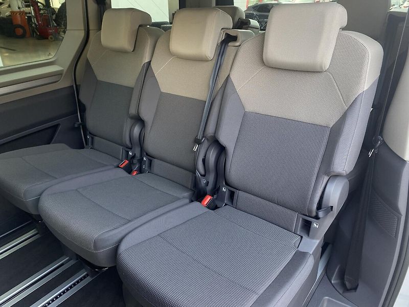 Volkswagen Multivan 2,0 TDI 110 kW Life - fotka 22 z 25