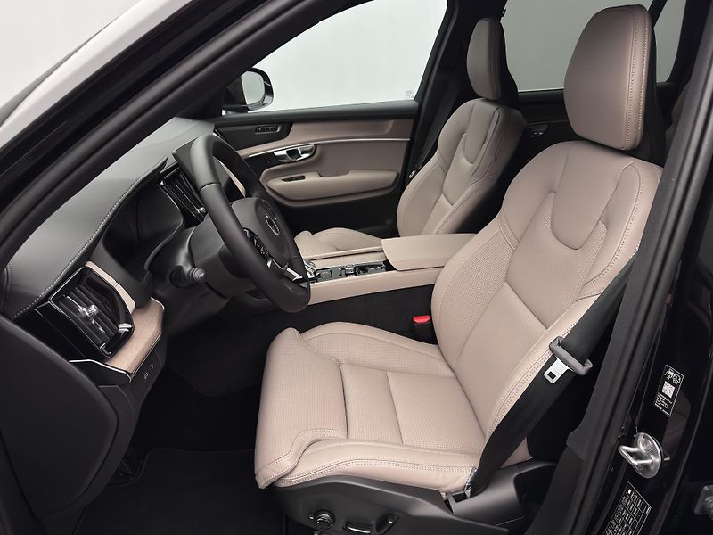 Volvo XC90 (2026) T8 AWD Plug-in BRIGHT PLUS 7m - fotka 3 z 27