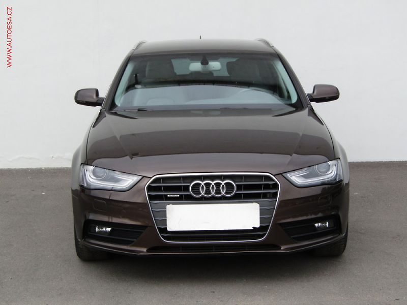 Audi A4 (2014) 2.0 TDi, AT, bixen, kůže - fotka 2 z 3