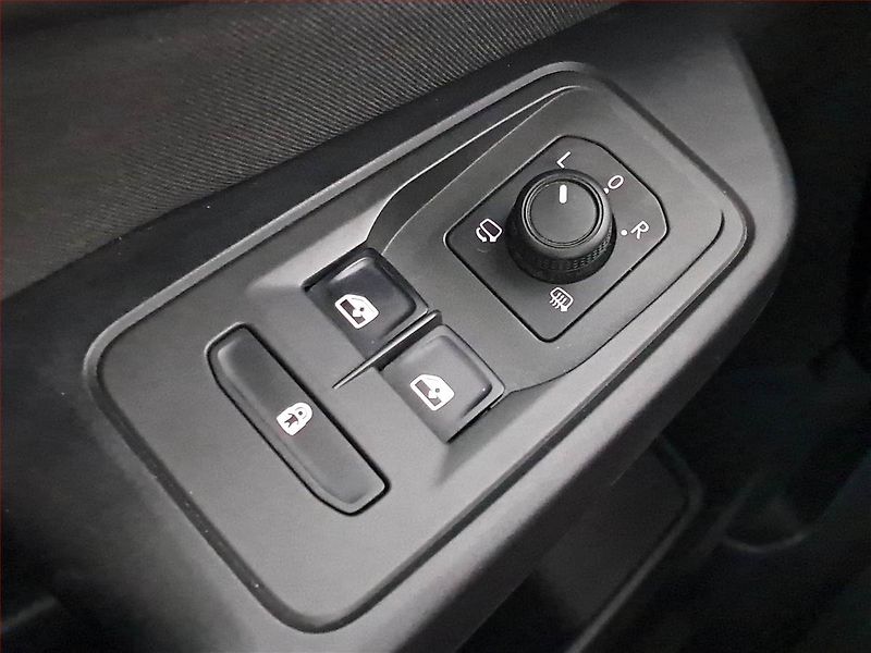 Volkswagen Caddy (2022) Life 2.0 TDI, 5Míst, ČR, 1Maj - fotka 16 z 18