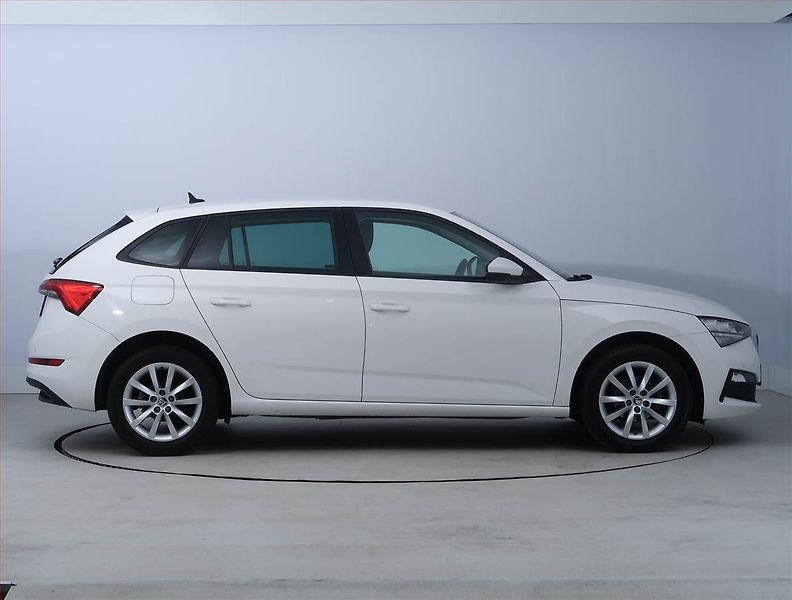 Škoda Scala (2020) Youbileum 125 1.0 TSI, ČR - fotka 6 z 16