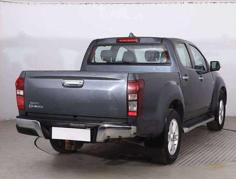 Isuzu D-Max (2017) 1.9 D, 4X4, Kůže, Navi - fotka 5 z 24