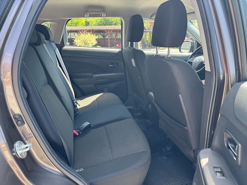 Mitsubishi ASX (2015) 1,6 MIVEC 86 KW - fotka 23 z 31
