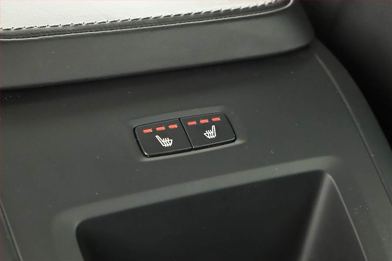 Volvo V90 (2019) D5 AWD, 4x4,Automat,Kůže - fotka 16 z 26