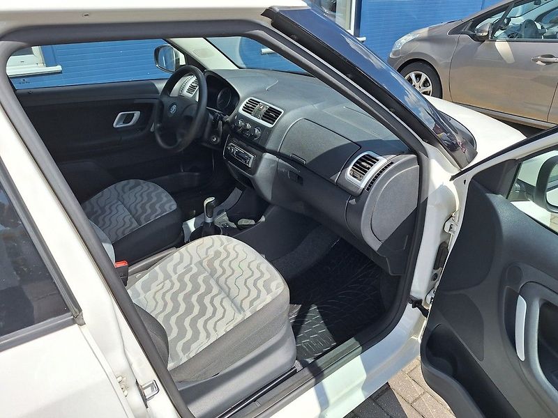 Škoda Fabia (2008) 1,2 44kW M5 Klima nová STK - fotka 13 z 13