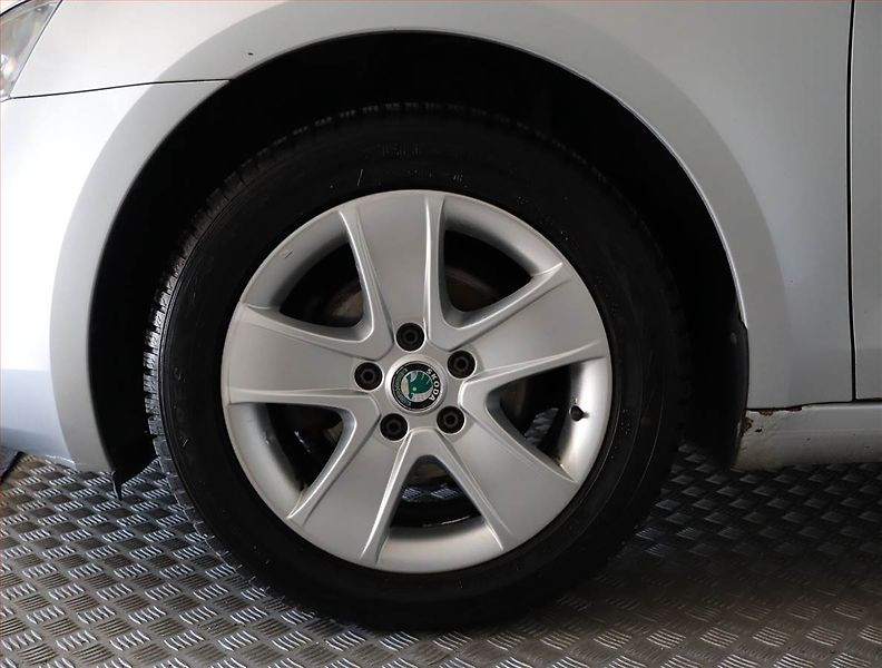 Škoda Octavia (2015) 1.6 TDI 4x4, 4X4, Bi-Xenony - fotka 15 z 19