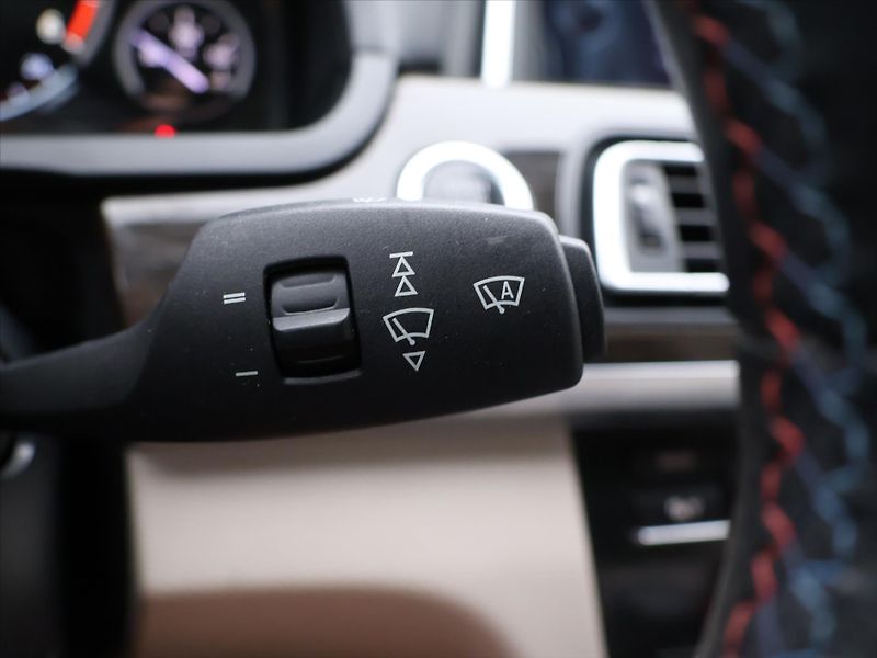 BMW Řada 7 3,0 730d 190kW xDrive - fotka 20 z 34
