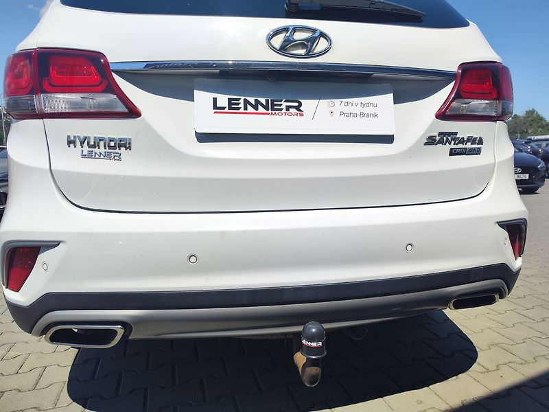 Hyundai Grand Santa Fe 2.2 CRDi/147kW Luxury AT 4x4 - fotka 11 z 43