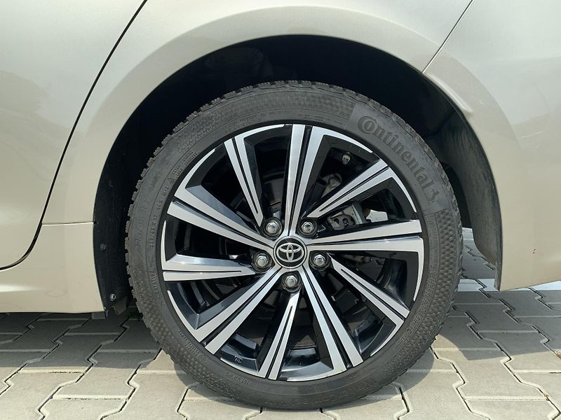 Toyota Corolla SD COMFORT STYLE TECH 1.5 VVTi - fotka 26 z 28