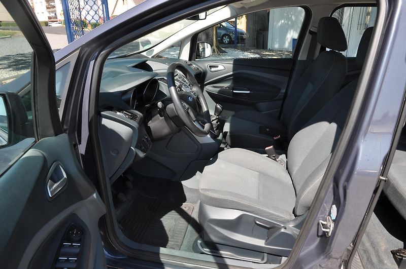 Ford Grand C-MAX 1.6i 16V 92kW 7.míst - fotka 6 z 21