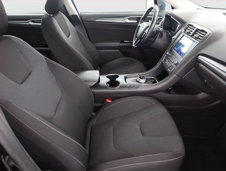 Ford Mondeo (2020) 2.0 EcoBlue, 4X4, Automat - fotka 7 z 19