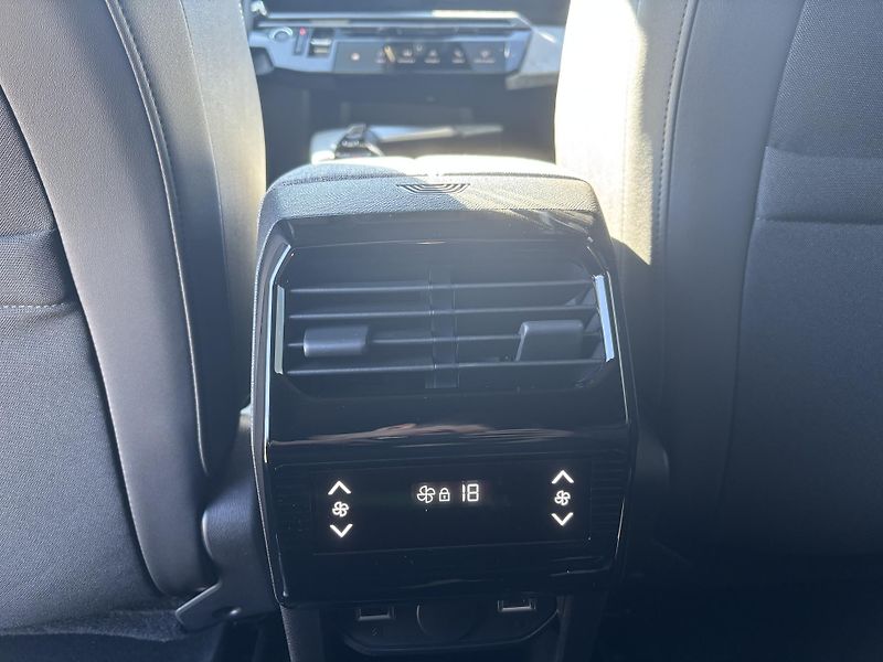 Peugeot 5008 (2026) ALLURE Hybrid 145 e-DCS6 - fotka 25 z 25