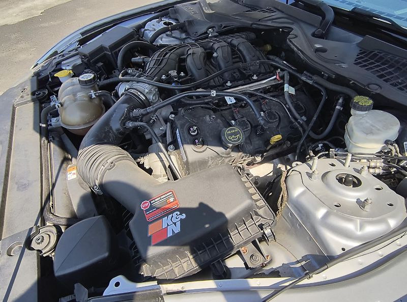 Ford Mustang (2016) 3.7 V6 225KW/AUTOMAT - fotka 41 z 46