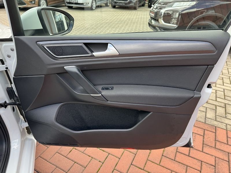 Volkswagen Golf Sportsvan (2018) 1.5TSi LED Navi Kamera - fotka 18 z 50
