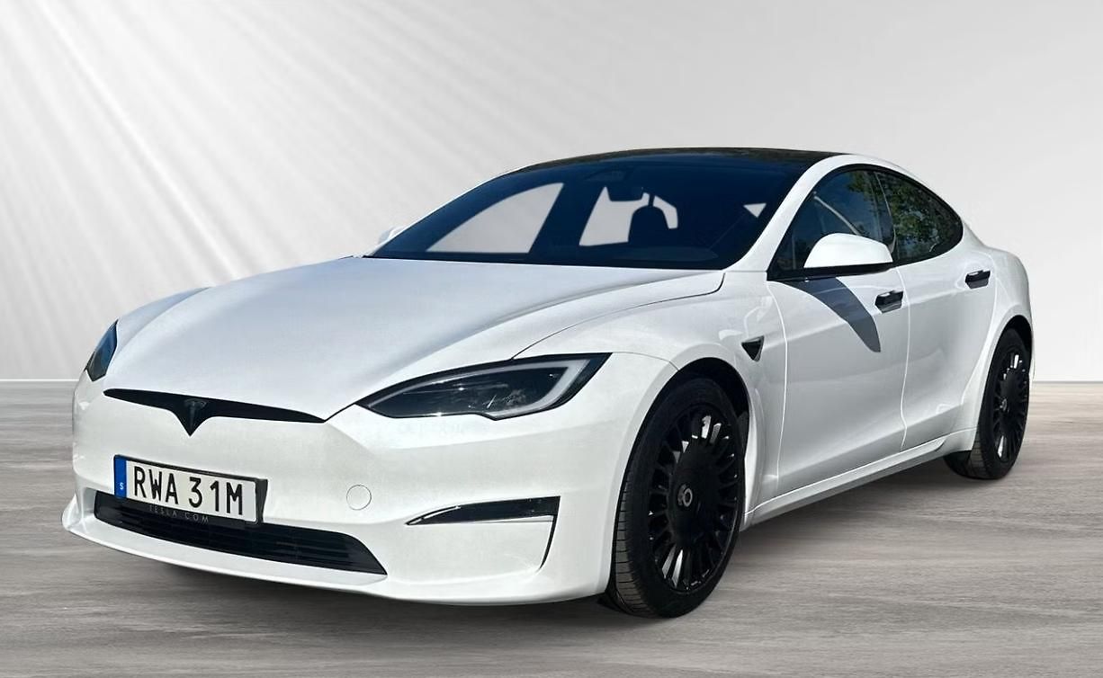 Tesla Model S LR AWD Tažné Panorama Kam Yoke