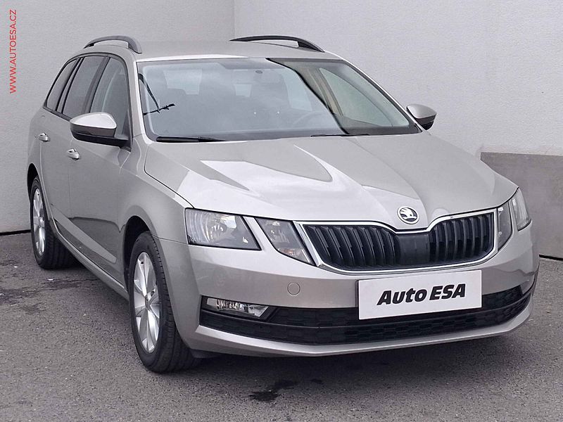 Škoda Octavia (2017) 1.0 TSi, Ambition, AC, park - fotografie inzerátu