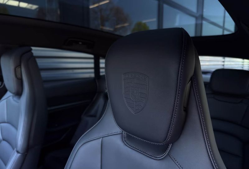 Porsche Taycan Sport Turismo 360 BOSE Pano - fotka 19 z 23