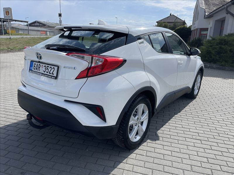Toyota C-HR 1,8 i 72kw Hybrid e-CVT CZauto - fotka 4 z 32