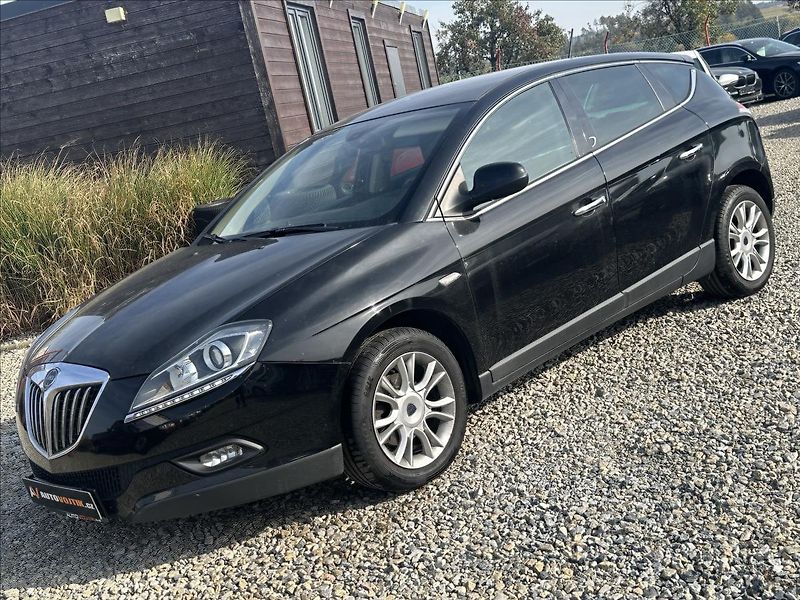Lancia Delta 1,4 i 88kW DIGIKLIMA 6KVALT - fotka 1 z 21
