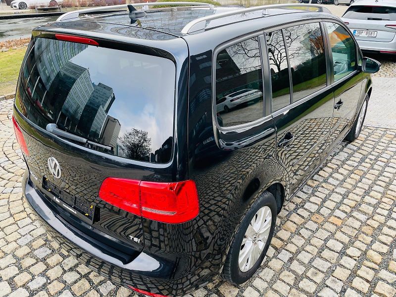 Volkswagen Touran 1.4TSI VÝHŘEV SERVISKA TAŽNÉ - fotka 12 z 46