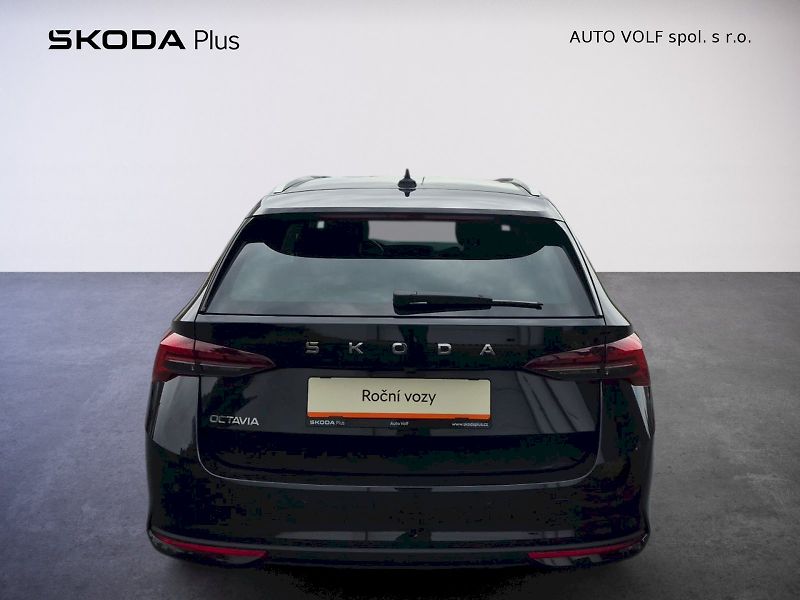 Škoda Octavia (2025) kombi Top Selection 1.5 TSI 11 - fotka 10 z 36