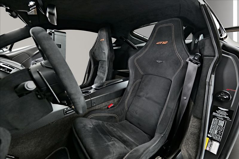Aston Martin V12 Vantage GT12 - fotka 11 z 22