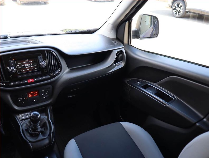 Fiat Dobló (2016) 1.6 MultiJet, 5Míst, SR - fotka 8 z 19