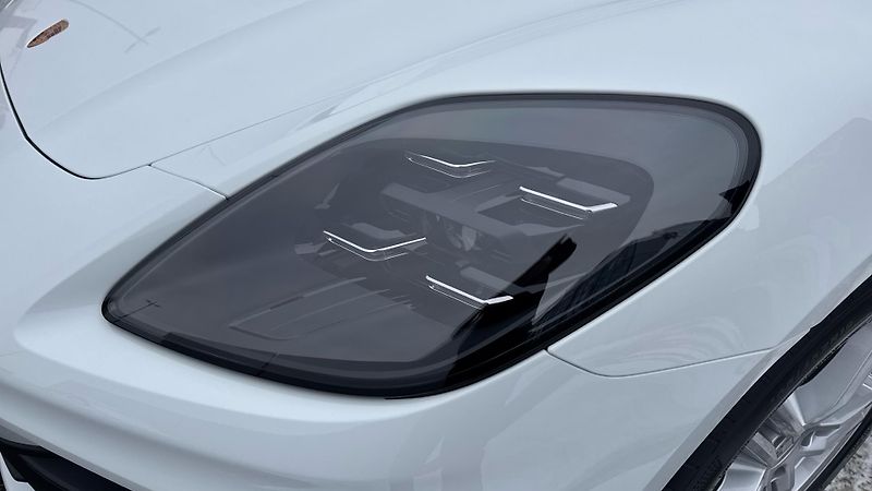 Porsche Panamera 4 E-Hybrid - fotka 13 z 30