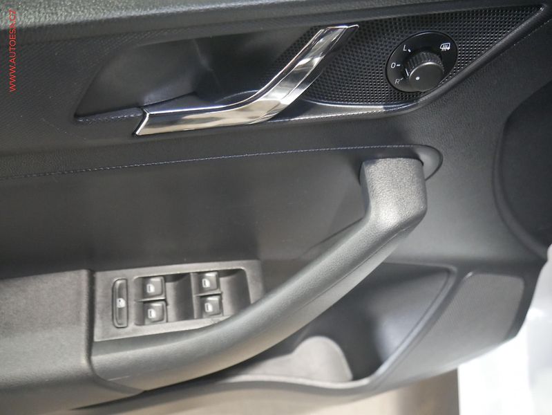 Škoda Rapid (2014) 1.2 TSI, Panorama - fotka 11 z 18