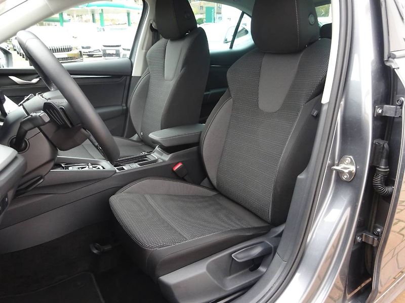 Škoda Octavia (2024) 2,0TDi /110kW Selection DSG - fotka 19 z 29