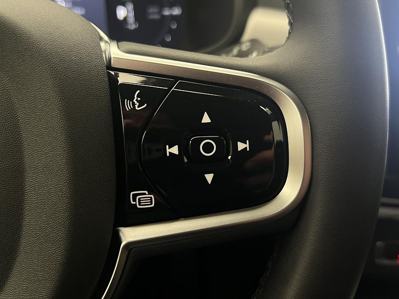 Volvo V90 T6 AWD DARK PLUS AUT - fotka 25 z 47