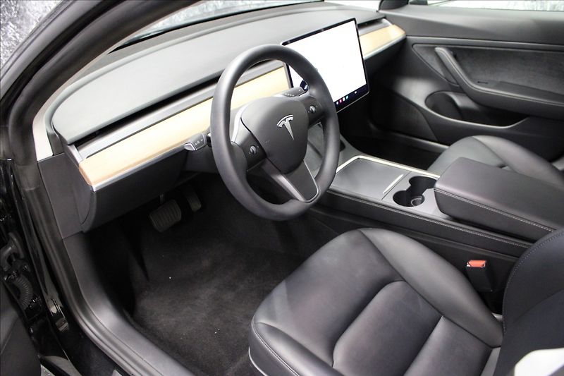 Tesla Model 3 0,0 Standard plus zánovní - fotka 8 z 26