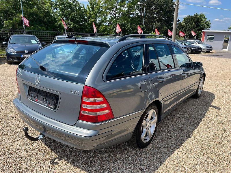 Mercedes-Benz Třídy C C 220 CDI Avantgarde - fotka 8 z 32