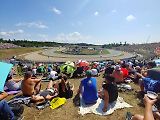 Brno - Fanoušci ze zaplněných tribun sledovali závody letošní motocyklové Velké ceny na brněnském Masarykově okruhu.