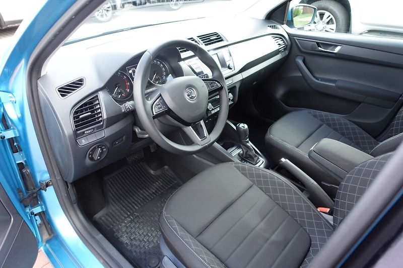 Škoda Fabia 1.2 TSI 81kW Style DSG - fotka 11 z 28