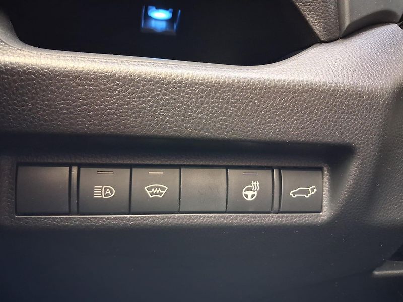 Toyota RAV4 2.5 HSD e-CVT AWD Selection - fotka 13 z 23