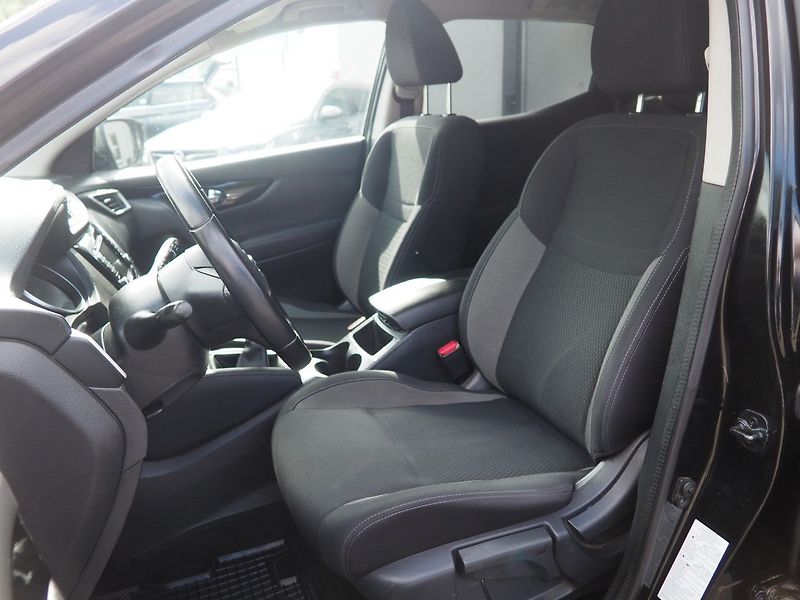 Nissan Qashqai (2019) 1.3 DIG-T 103 kW, 1. Maj ČR - fotka 10 z 34